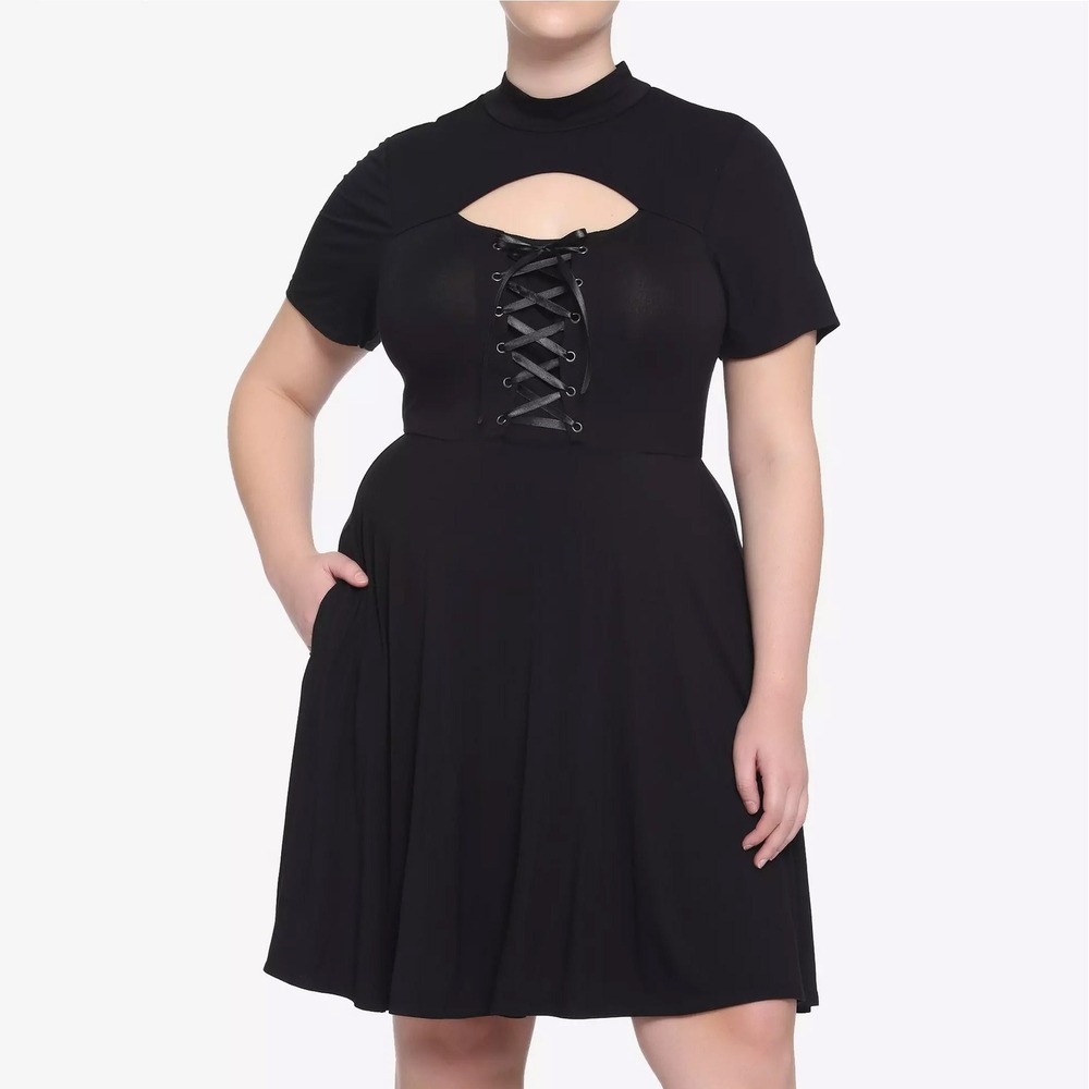 Hot Topic Black Cutout Lace Up Dress Plus‎ Size 0X Goth Lolita